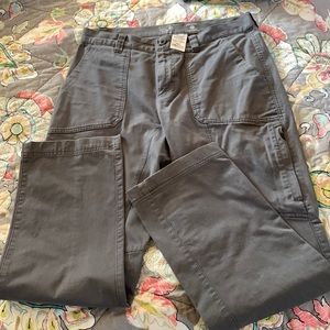 Mountain Hardware men’s pants. Grey. Size 32. Great condition.